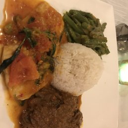 Choice menu with beef rendang, seabass, green beans
