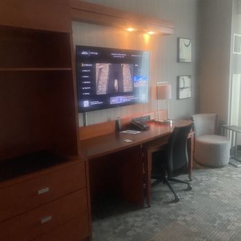Courtyard by Marriott Ottawa East - Desk and TV - Hotels Near Me - Ottawa, Ontario