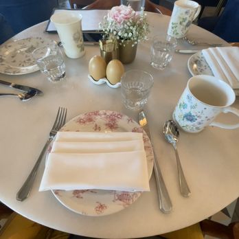 Little Hen - Super cute setup - Breakfast & Brunch Near Me - Weston, Florida