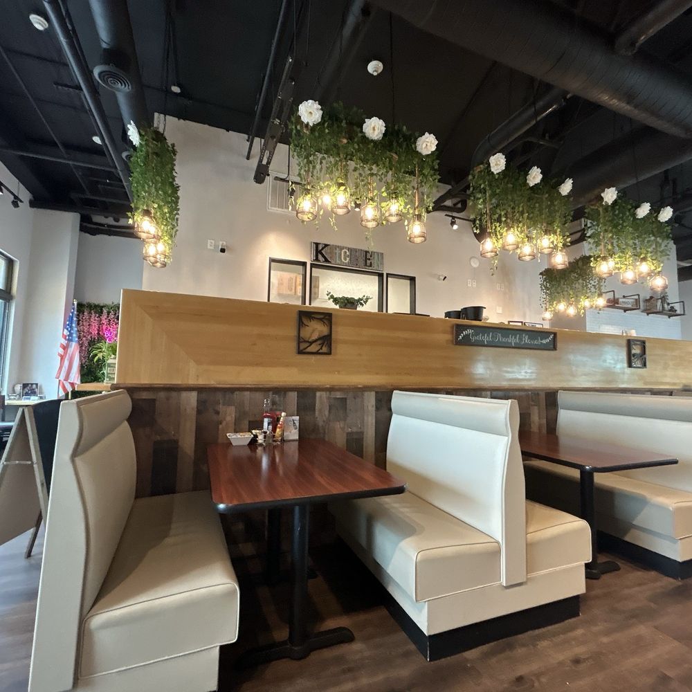 Egg Farm Cafe - Inside - Breakfast & Brunch Near Me - Flower Mound, Texas