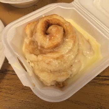 Stilesboro Biscuits - Hot cinnamon roll - Breakfast & Brunch Near Me - Kennesaw, Georgia