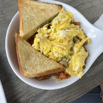 CanopyRoad Cafe - Build Your Own Skillet - Breakfast & Brunch Near Me - Tampa, Florida CanopyRoad Cafe - Build Your Own Skillet - Breakfast & Brunch Near Me - Tampa, Florida