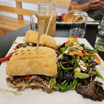 Chila-killer Cafe - Cafes Near Me - Rohnert Park, California
