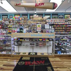 World of Smoke & Vape - Palmetto Bay