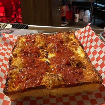 Red Dwarf - Pizza sasusge - Beer Bar Near Me - Las Vegas, Nevada Red Dwarf - Pizza sasusge - Beer Bar Near Me - Las Vegas, Nevada
