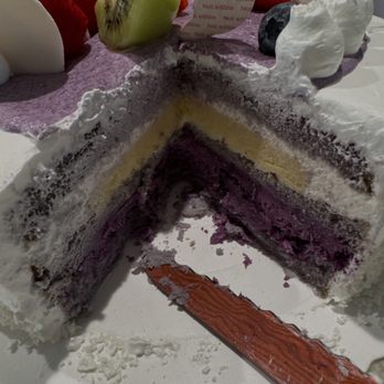 85°C Bakery Cafe-Pleasanton - Bought a Ube cake on Saturday and it's frozen inside! - Bakeries Near Me - Pleasanton, California