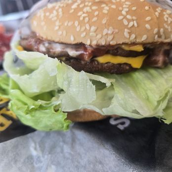 Carl's Jr - Tasty,  delicious - Fast Food Near Me - Van, Texas