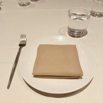 Panda Inn - Table presentation - Chinese Near Me - Glendale, California