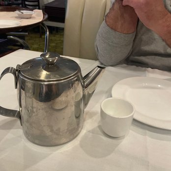 Yang Chow - Complimentary hot tea - Chinese Near Me - Pasadena, California Yang Chow - Complimentary hot tea - Chinese Near Me - Pasadena, California