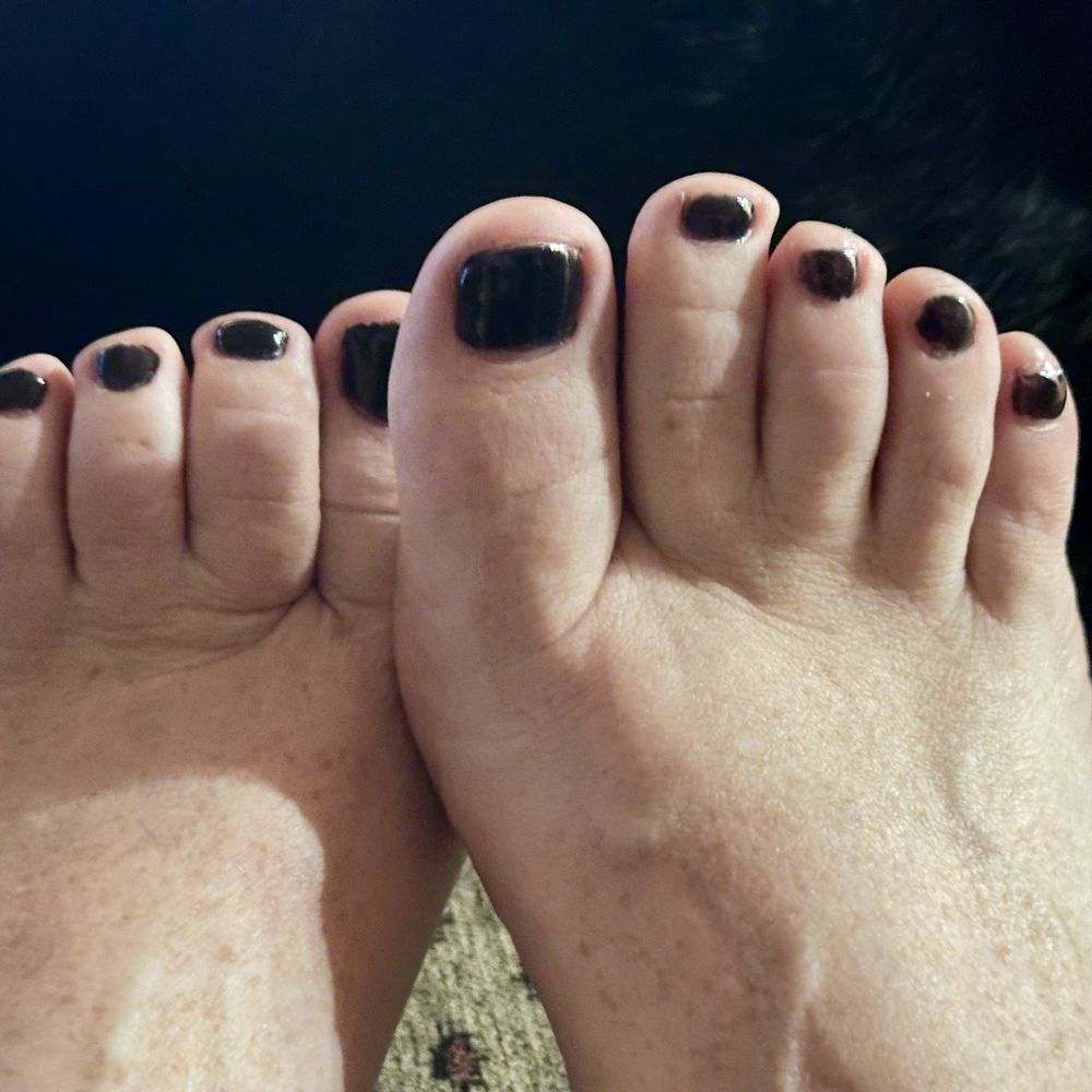 Dream Salon - Happy, beautiful little piggies! - Skin Care Near Me - Eagle Point, Oregon Dream Salon - Happy, beautiful little piggies! - Skin Care Near Me - Eagle Point, Oregon