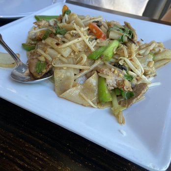 R Thai Cuisine - Pad Kee Mao - Thai Near Me - Redlands, California R Thai Cuisine - Pad Kee Mao - Thai Near Me - Redlands, California