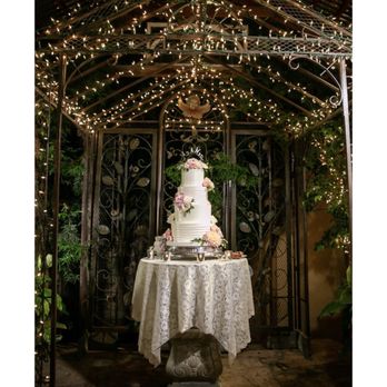 Blooming Hills Florist - Cake flowers - Florists Near Me - Brea, California