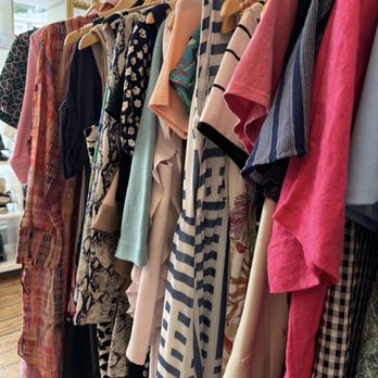 Sistas Consignment - Used, Vintage & Consignment Near Me - Marblehead, Massachusetts
