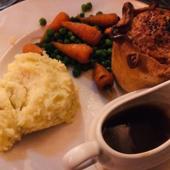 Sherlock Holmes - Chicken and mushroom pie - Pubs Near Me - London, XGL Sherlock Holmes - Chicken and mushroom pie - Pubs Near Me - London, XGL