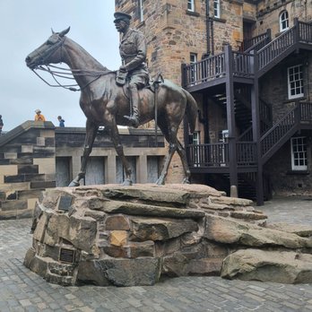 Edinburgh Castle - Landmarks & Historical Buildings Near Me - Edinburgh, EDH Edinburgh Castle - Landmarks & Historical Buildings Near Me - Edinburgh, EDH