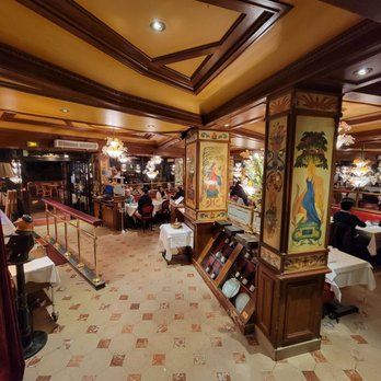 Au Pied de Cochon - First floor - Seafood Near Me - Paris, 75 Au Pied de Cochon - First floor - Seafood Near Me - Paris, 75