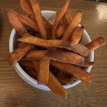 Døgnvill Burger Stavanger - Sweet potato fries - American Near Me - Stavanger, 11 Døgnvill Burger Stavanger - Sweet potato fries - American Near Me - Stavanger, 11