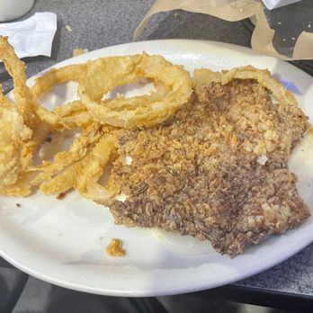 Old Jody's Restaurant - Chicken Fried Steak with Onion Rings!  Gravy was on the bottom!  Great steak. - American Near Me - Temple, Texas