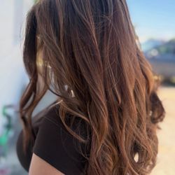 Salon Blossom