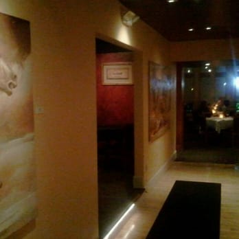 Michaelangelo's - Hallway to Bar (left) & Dining Area - Italian Near Me - Cleveland, Ohio Michaelangelo's - Hallway to Bar (left) & Dining Area - Italian Near Me - Cleveland, Ohio