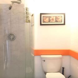 Life Spring Chinese Massage  - Free shower for customers