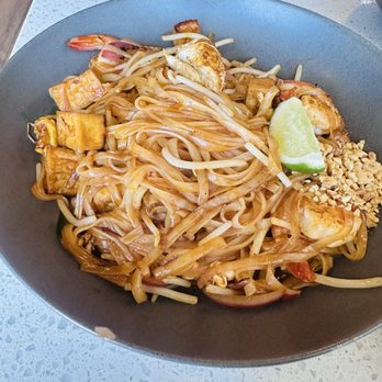 Khao Hom - Shrimp Pad Thai - Thai Near Me - Hayward, California