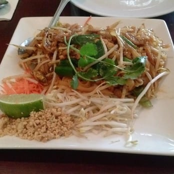 Thai Purple - Pad thai with chicken - Thai Near Me - Alhambra, California Thai Purple - Pad thai with chicken - Thai Near Me - Alhambra, California