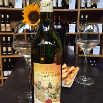 Lavaux Vinorama - Second local white wine from Saphorin area for tasting - Wineries Near Me - Rivaz, VD Lavaux Vinorama - Second local white wine from Saphorin area for tasting - Wineries Near Me - Rivaz, VD
