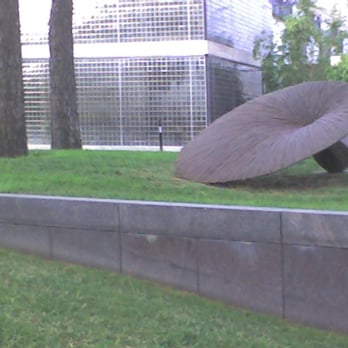 Cullen Sculpture Garden - Museums Near Me - Houston, Texas
