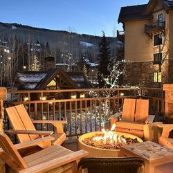 The Remedy Bar - Outdoor dining