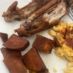 Not edible!! dried out yams and turkey wings. looks old taste stale. Not edible!! dried out yams and turkey wings. looks old taste stale.