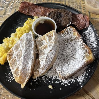 Latte Lounge + HG Eatery - Breakfast & Brunch Near Me - St. Louis, Missouri