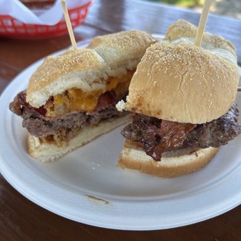 Jaspers Cafe - Burger with bacon and cheese on it - Burgers Near Me - Medford, Oregon