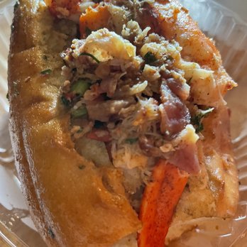 Fat Cheeks Hawaii - Lobster roll with bacon - Sandwiches Near Me - Honolulu, Hawaii Fat Cheeks Hawaii - Lobster roll with bacon - Sandwiches Near Me - Honolulu, Hawaii
