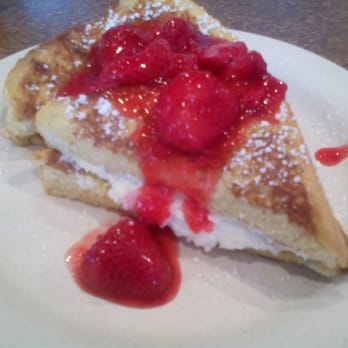 Cozy Corner - Cheesecake Stuffed French Toast - Pancakes Near Me - Chicago, Illinois Cozy Corner - Cheesecake Stuffed French Toast - Pancakes Near Me - Chicago, Illinois