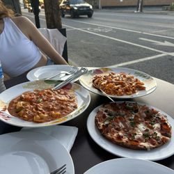 Tomori's Pizza & Subs