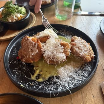 Macanda - Crispy potatoes - Beer, Wine & Spirits Near Me - Wayzata, Minnesota Macanda - Crispy potatoes - Beer, Wine & Spirits Near Me - Wayzata, Minnesota