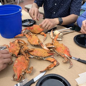 Cantler's Riverside - Half dozen crabs - Seafood Near Me - Annapolis, Maryland