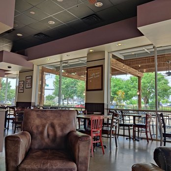 Mochas & Javas - a view of a restaurant - Bakeries Near Me - Frisco, Texas