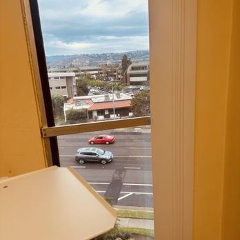 Timothy H. Kwon, DDS - Treatment Room - Endodontists Near Me - Torrance, California Timothy H. Kwon, DDS - Treatment Room - Endodontists Near Me - Torrance, California