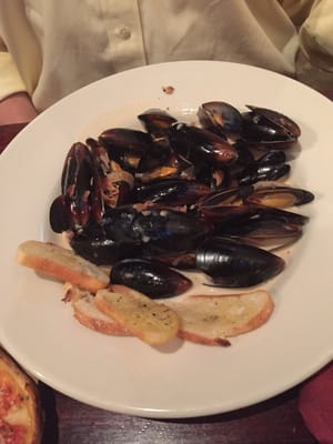 6th & Vine Restaurant and Wine Bar by null