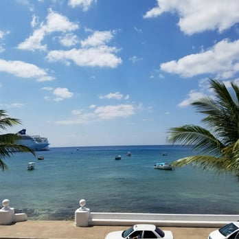 Starbucks - The terrace is comfortable with an impeccable view. - Coffee & Tea Near Me - Cozumel, ROO Starbucks - The terrace is comfortable with an impeccable view. - Coffee & Tea Near Me - Cozumel, ROO