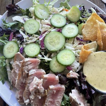 Jetties Waterfront Kitchen + Drink - Ahi salad - New American Near Me - Lake Arrowhead, California