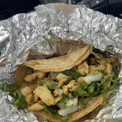 Pollo street taco