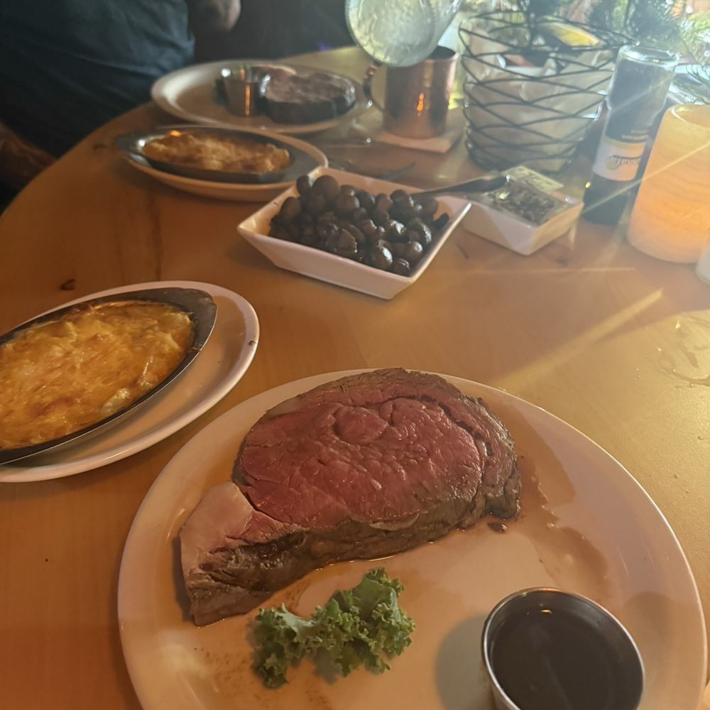 Ishnala - 10 oz prime rib - Steakhouses Near Me - Wisconsin Dells, Wisconsin Ishnala - 10 oz prime rib - Steakhouses Near Me - Wisconsin Dells, Wisconsin