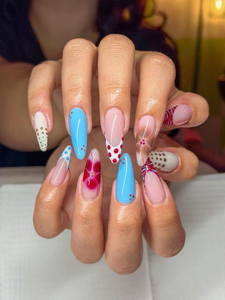 NQ Nails Logo