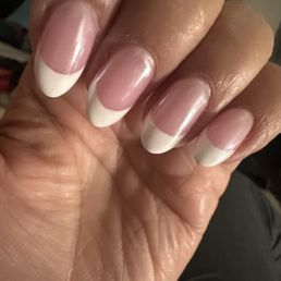 Heidi never ever disappoints I used to live near the salon and I moved further south and I cannot stop going because of Heidi