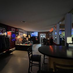 Trailside Lounge & Grill - Inside