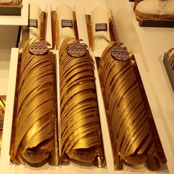 Fauchon - Éclair 130 ans lait (130 years milk eclair) - Fauchon Paris - Patisserie/Cake Shop Near Me - Paris, 75 Fauchon - Éclair 130 ans lait (130 years milk eclair) - Fauchon Paris - Patisserie/Cake Shop Near Me - Paris, 75
