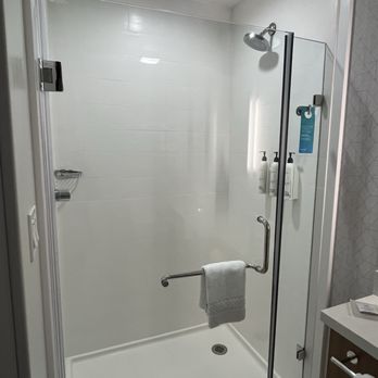 SpringHill Suites by Marriott Gainesville Haymarket - Executive Suite shower - Hotels Near Me - Gainesville, Virginia SpringHill Suites by Marriott Gainesville Haymarket - Executive Suite shower - Hotels Near Me - Gainesville, Virginia